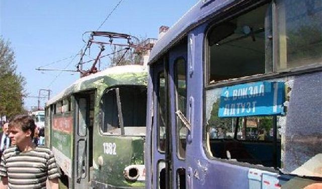 Из-за серии взрывов в центре Днепропетровска не работает мобильная связь