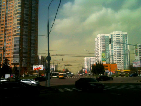 Зелёные облака угрожают москвичам