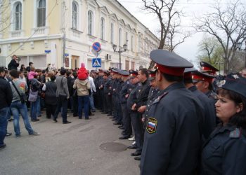 Олег Шеин просит сторонников приостановить пикеты во избежание арестов