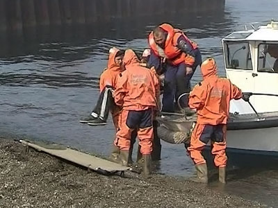 Найдено тело одного из двух мальчиков, уплывших на плоту в море