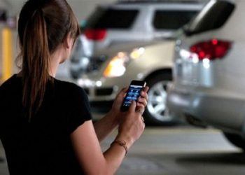 В Москве введут оплату парковки через мобильный телефон