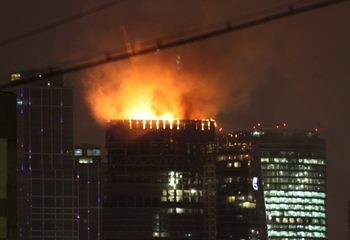 Причиной пожара в московском небоскрёбе мог быть прожектор