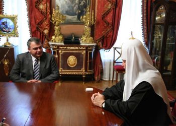 «Чудеса» с часами патриарха Кирилла продолжаются