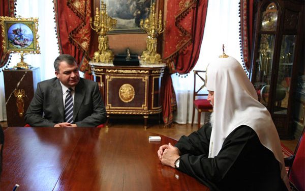 «Чудеса» с часами патриарха Кирилла продолжаются
