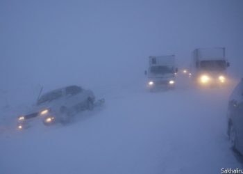 Из-за сильной метели на юге Сахалина закрыты все автодороги