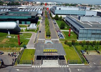 Из-за землетрясений в Италии завод Ferrari приостанавливает свою работу