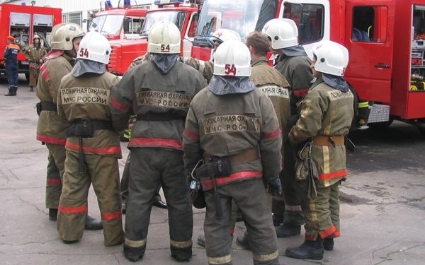 Ребёнок выпрыгнул из горящей квартиры с третьего этажа