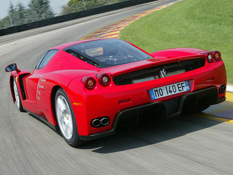 Ferrari сделает сильный гибрид преемником суперкара Enzo 920