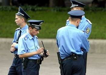 Украинские милиционеры встретят гостей «Евро-2012» с электронными переводчиками