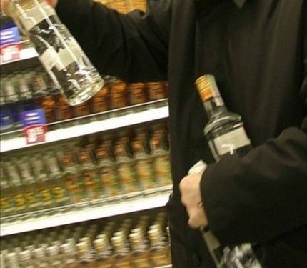 Минимальную цену водки в России поднимут на 30%