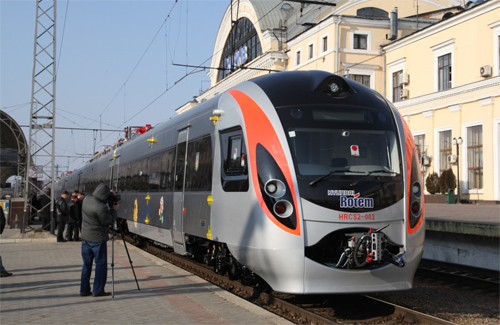 Украинский скоростной поезд «Hyundai» первый рейс совершил с опозданием