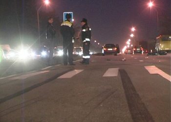 В Киеве на пешеходном переходе мотоцикл сбил 16-летнюю девушку
