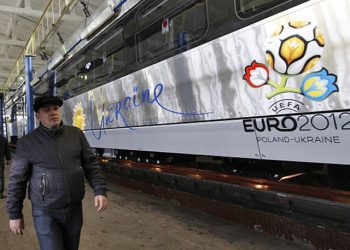 Скоростной поезд «Hyundai» отправился в первый рейс