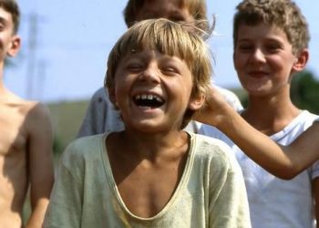 В Украине большинство детей – счастливые