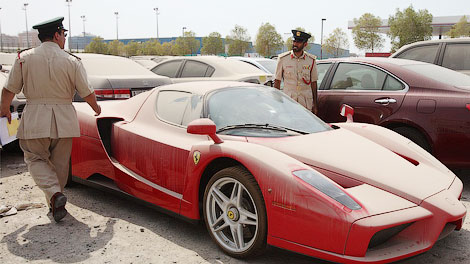 Кинутий власником Ferrari Enzo продадуть на аукціоні