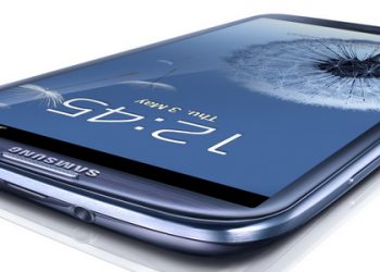 Існує припущення, що Samsung відклала реліз синього Galaxy S III через дефекти