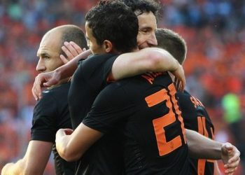 Голландія сильніша за Словаччину, Румунія вириває перемогу у Швейцарії