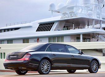 Лімузини Maybach продають зі знижкою 100 000 долларов