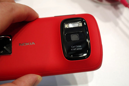Nokia 808 PureView отримав чергову нагороду