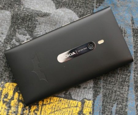 В Європі скоро з`явиться Nokia Lumia 900 Batman Edition