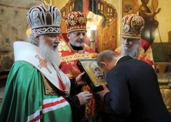 Барак Обама поздравил вновь избранного президента России