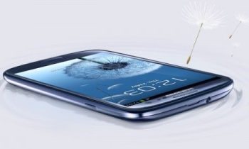 Стала відомою причина затримки поставок Samsung Pebble Blue Galaxy S III