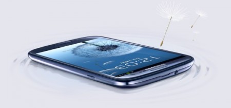 Стала відомою причина затримки поставок Samsung Pebble Blue Galaxy S III
