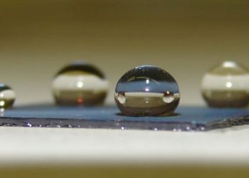 Nokia Pureview і Lumia отримають водовідштовхувальне нанопокриття