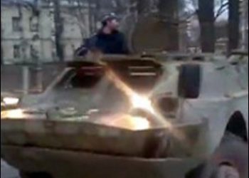 П'яний чоловік приїхав в ресторан на броньовику