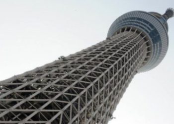 Токійська телевежа приймає перших гостей