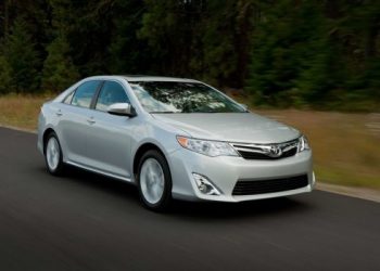 Японські Toyota Camry припинять постачати в Росію