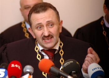 «Судья-колядник» стал полноценным зеком в колонии