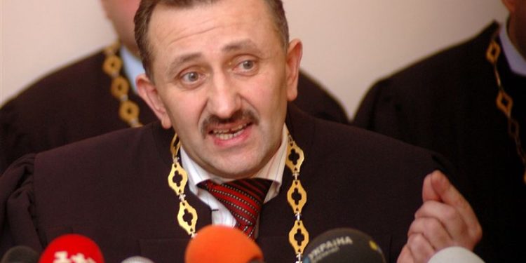 «Судья-колядник» стал полноценным зеком в колонии