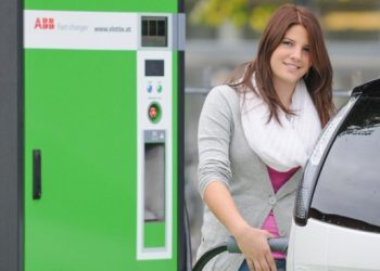 Швейцарці планують побудувати багатомільйонну мережу електрозаправок
