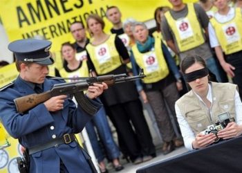 Amnesty International критикует Россию за преследование оппозиции