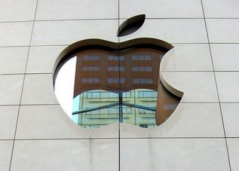 Apple може стати мобільним оператором