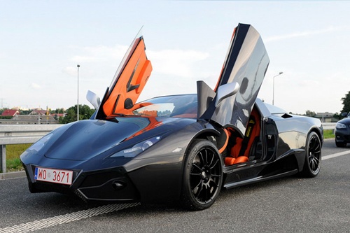 Названа ціна на польський спорткар Arrinera