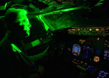 Пилотов самолёта ослепили лазером в Дагестане