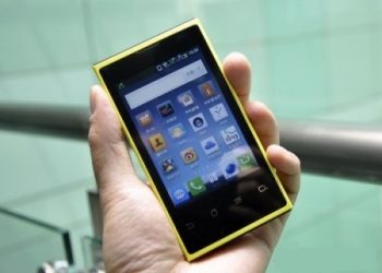 Baidu представила смартфон Changhong H5018 з 300 ГБ пам'яті