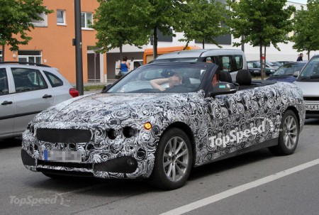 В об'єктиви камер потрапив кабріолет BMW 4-й серії