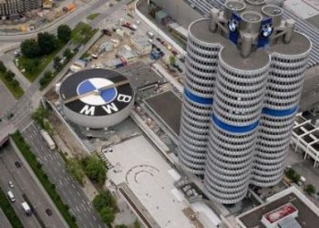 BMW працює над новими моделями
