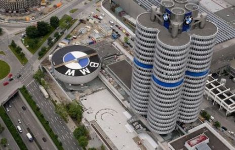 BMW працює над новими моделями