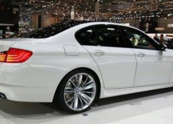 Представлено BMW M5 c шестиступінчастою механічною коробкою