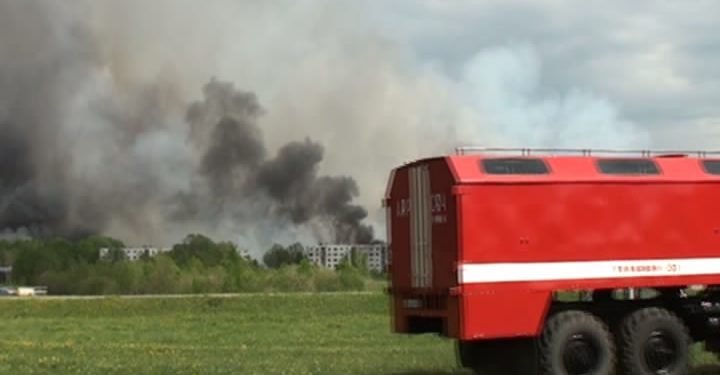 В Приморье горит склад с боеприпасами