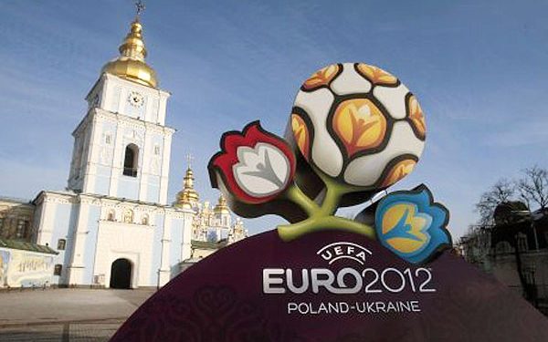 Франсуа Олланд не поедет на Украину на Евро-2012