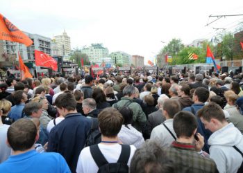 Полиция разогнала оппозиционеров на Чистых прудах