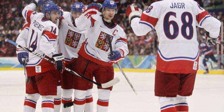 Чемпионат мира по хоккею 2012: Определились финальные пары