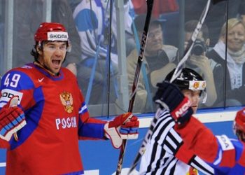 На ЧМ по хоккею сборная России обыграла Данию