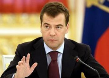 Медведев поблагодарил чиновников за работу и позвал на прощальный обед
