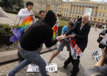 Питерские геи поддержат своих московских «братьев»